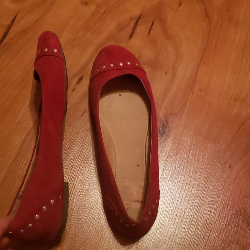 l.e.i red flats